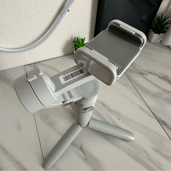 Gray Smartphone Gimbal Stabilizer - Picture 5 of 6